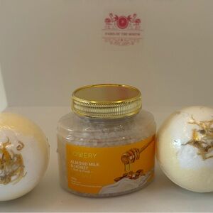 Love Almond Milk & Honey Bath Salt with bombs